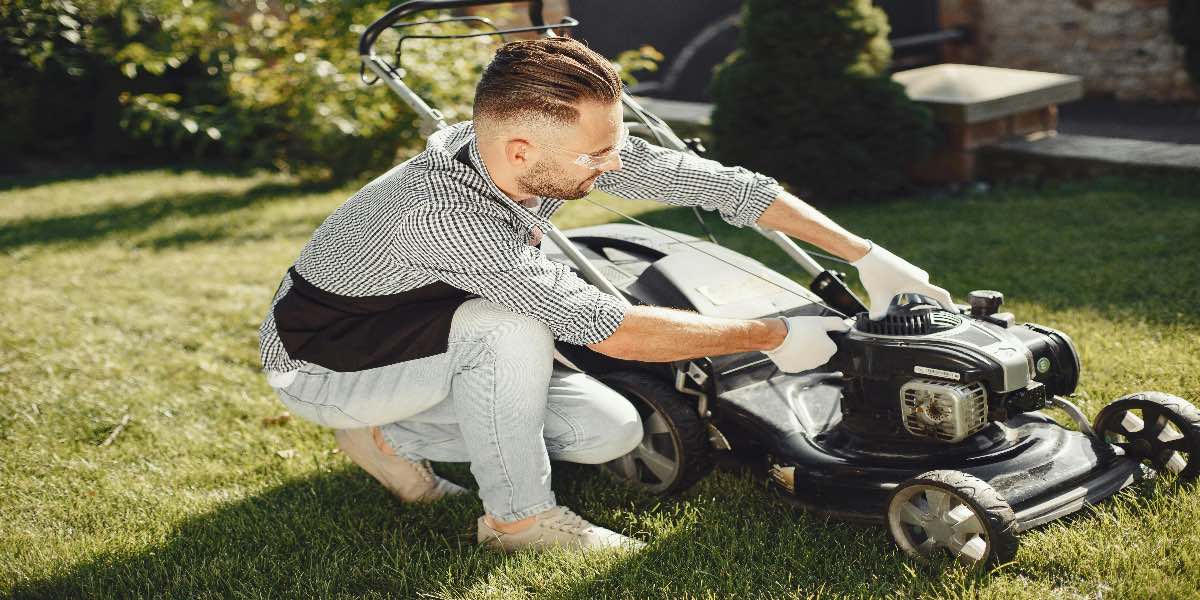 Signs of Blown Lawn Mower Head Gasket and Useful Repair Tips